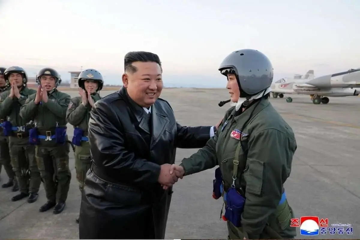 زنان خلبان در نیروی هوایی کره‌شمالی+تصاویر