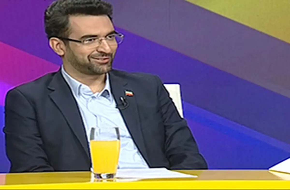 آذری جهرمی و فرزندش سوار بر ماشین لاکچری! + عکس
