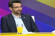 آذری جهرمی و فرزندش سوار بر ماشین لاکچری! + عکس