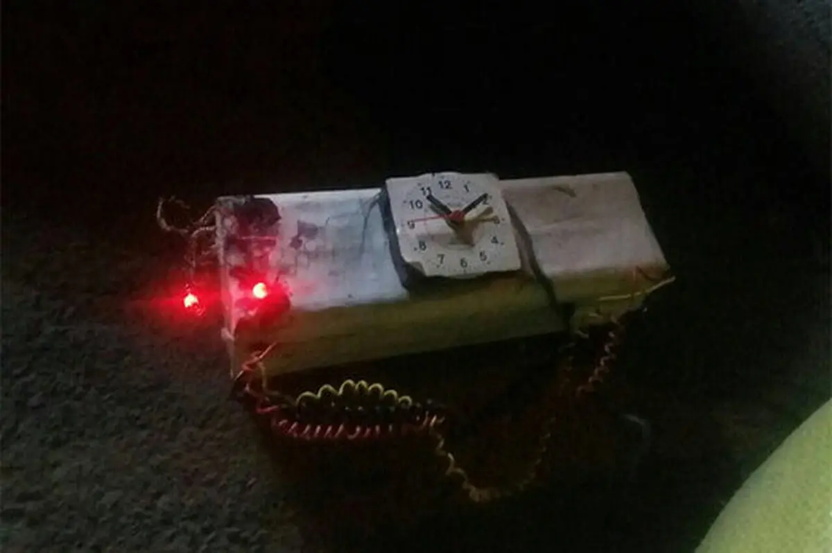 کشف بمب ساعتی پیچیده‌شده در پرچم اسرائیل