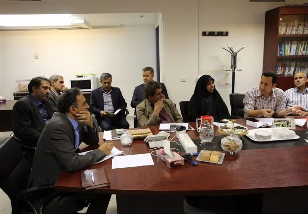 دانش آشتیانی با تشکل‌های معلمان دیدار کرد