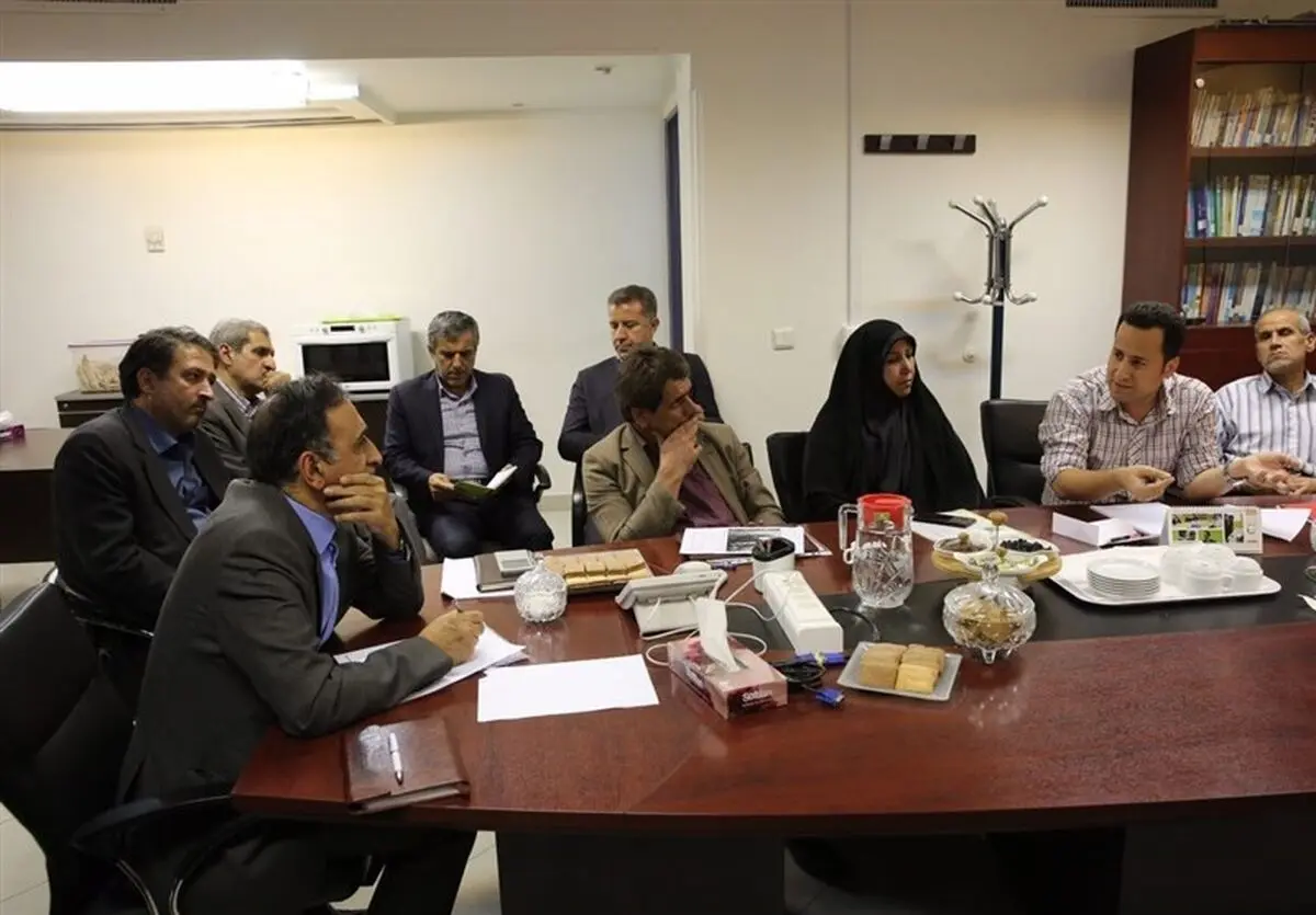 دانش آشتیانی با تشکل‌های معلمان دیدار کرد