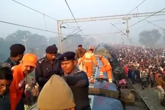 خروج قطار از ریل در هند ۷ کشته و ۲۹ زخمی برجای گذاشت