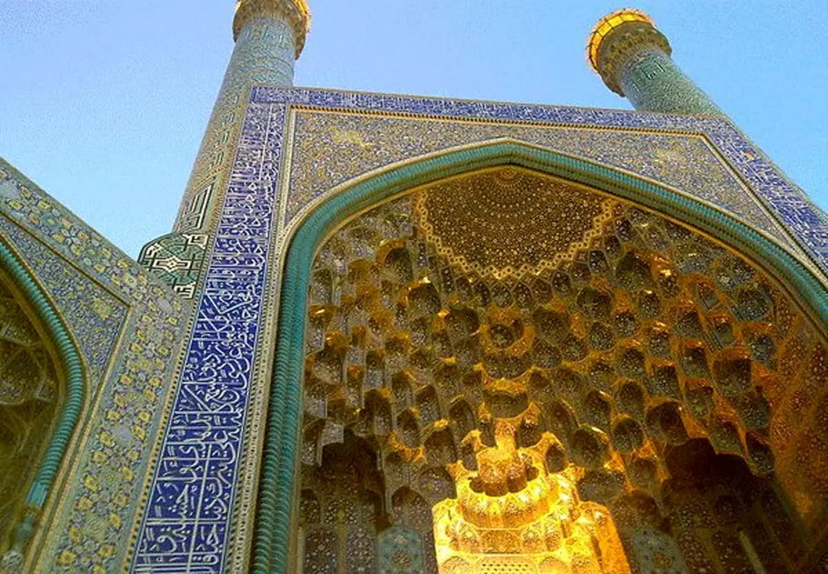 مرمت گنبد مسجد امام (ره) از نیمه گذشت