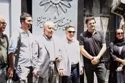 تجمع اعتراضی عوامل فیلم «دشمن زن» مقابل سازمان فرهنگی هنری شهرداری