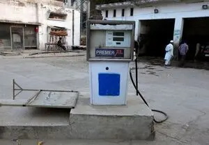 
پاکستان بنزین را گران کرد
