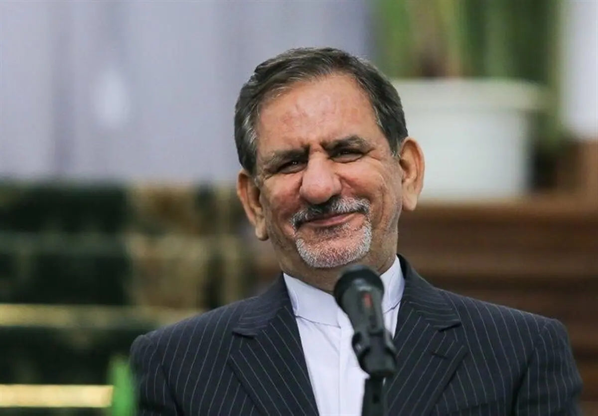واکنش کاربران به نحوه بازدید جهانگیری از چادرهای زلزله‌زدگان +تصاویر
