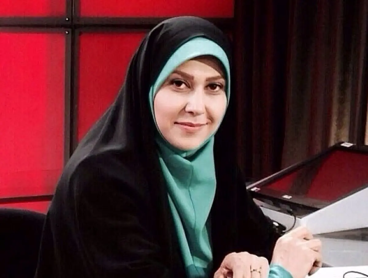 خانم مجری: چادر هیچوقت در صداوسیما اجباری نبوده است