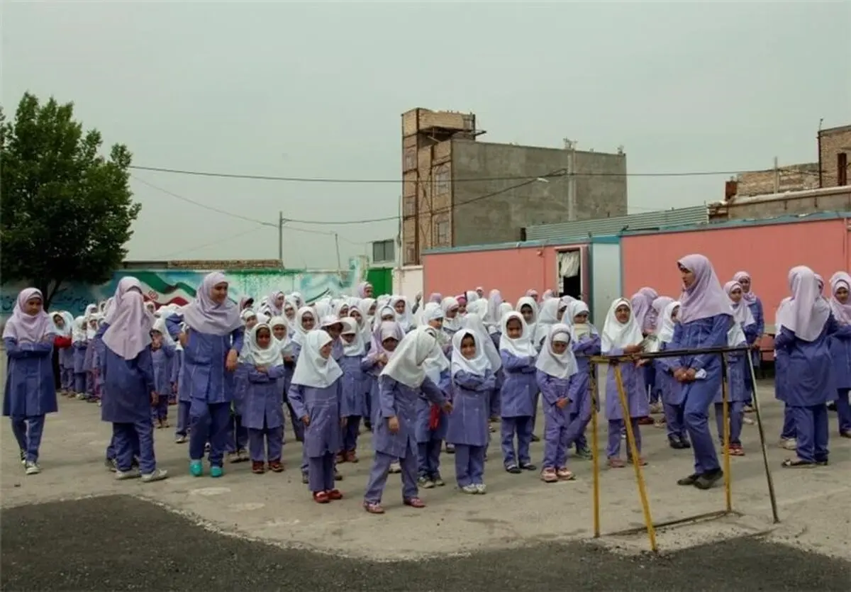 هیچ‌ یک از مدارس استان لرستان فردا تعطیل نیست‌ 
