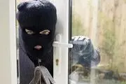
آیا می‌توان دزدی که وارد حریم خانه شده را کتک زد؟
