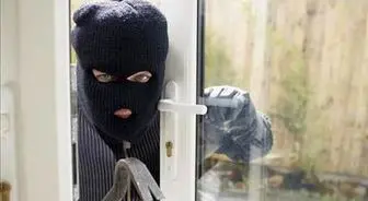 
آیا می‌توان دزدی که وارد حریم خانه شده را کتک زد؟
