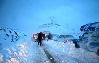 ترافیک در آزادراه کرج-تهران/بارش برف در محورهای ۳ استان