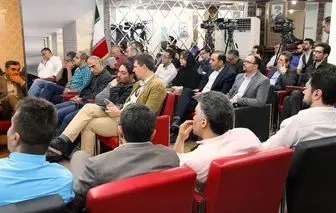 انتقاد معاون مطبوعاتی از سکوت رسانه‌های خارجی درباره جنگ تحمیلی اقتصادی امریکا علیه ایران 