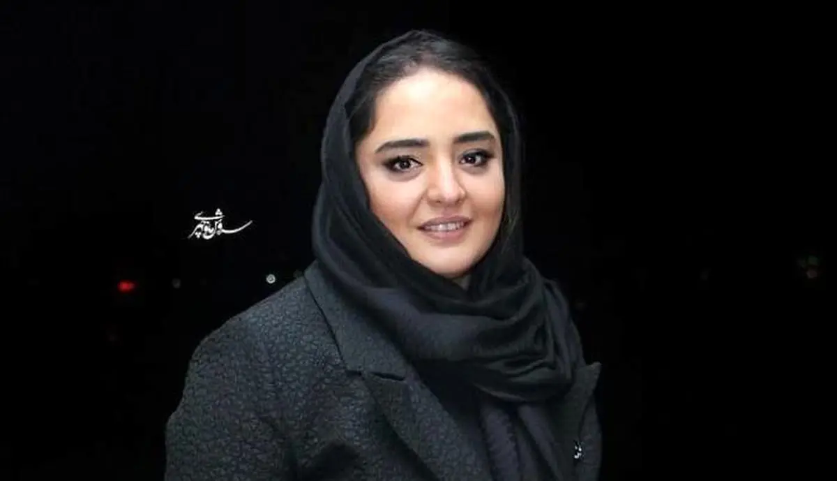 گریه نرگس محمدی در هنگام دریافت جایزه خارجی