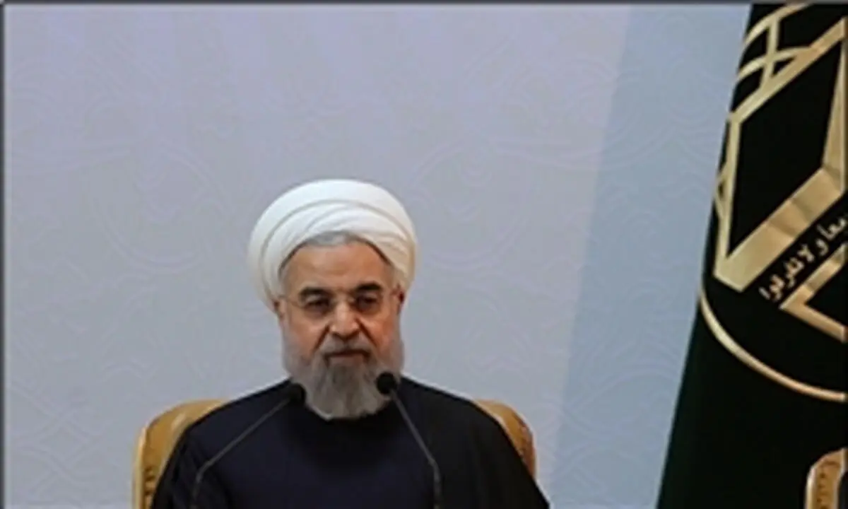 روحانی حرم امامین کاظمین (ع) را زیارت کرد