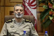 حضور سرزده فرمانده کل ارتش در منطقه سیل زده کنارک 