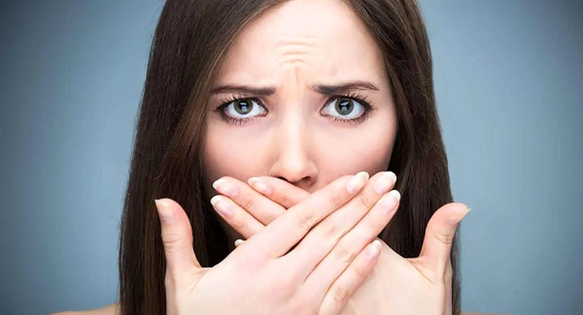علت بوی بد دهان چیست؟