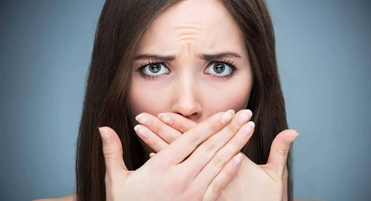 علت بوی بد دهان چیست؟