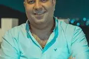 علی اوجی به همراه مادر زنش در رستوران