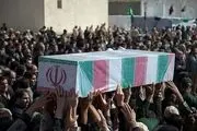  تشییع پیکر مطهر ۱۳۵ شهید گمنام بر دستان مردم تهران تا دقایقی دیگر