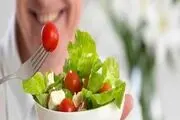 چه موقع از روز باید سالاد خورد؟
