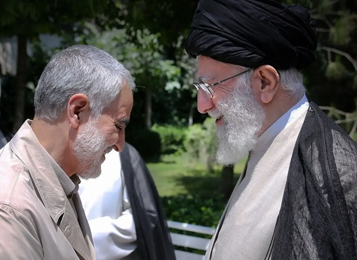 تصاویر دیده نشده از شهید حاج قاسم سلیمانی با رهبر معظم انقلاب/ فیلم