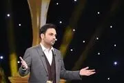 واکنش علیخانی پس از دریافت تندیس حافظ+عکس