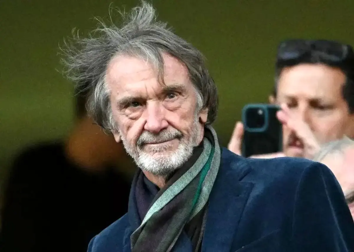 مالک منچستریونایتد از هواداران و رسانه‌ها عذرخواهی کرد