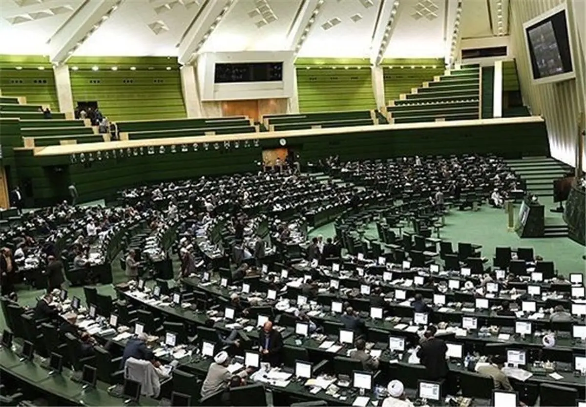 جاسوسان از حق تأسیس حزب محروم شدند