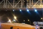 نجات
پسر جوان از خودکشی از روی پل عابر پیاده

