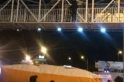 نجات
پسر جوان از خودکشی از روی پل عابر پیاده
