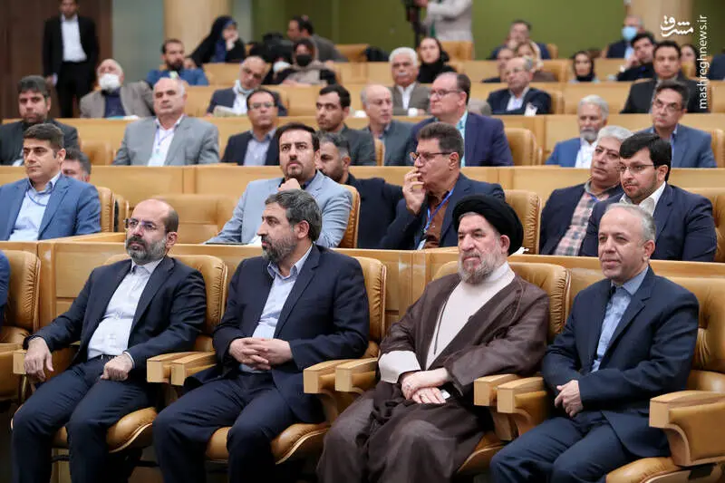 تقدیر از صادر کننده‌های برتر با حضور رئیسی/گزارش تصویری