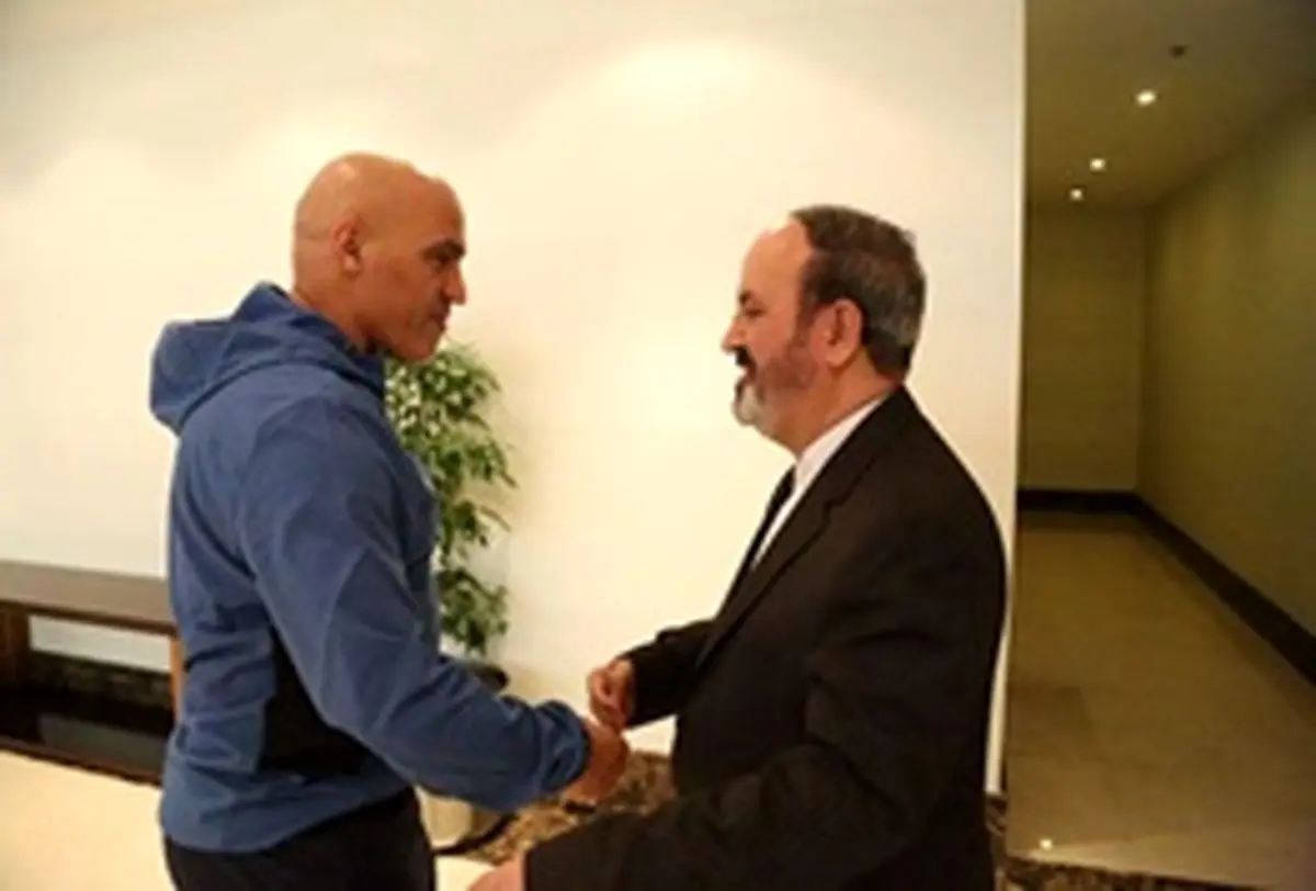 مخالف جدی منصوریان وارد گود می شود!