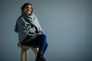 رقص گل های داوودی در دستان زیبا کرمعلی /عکس