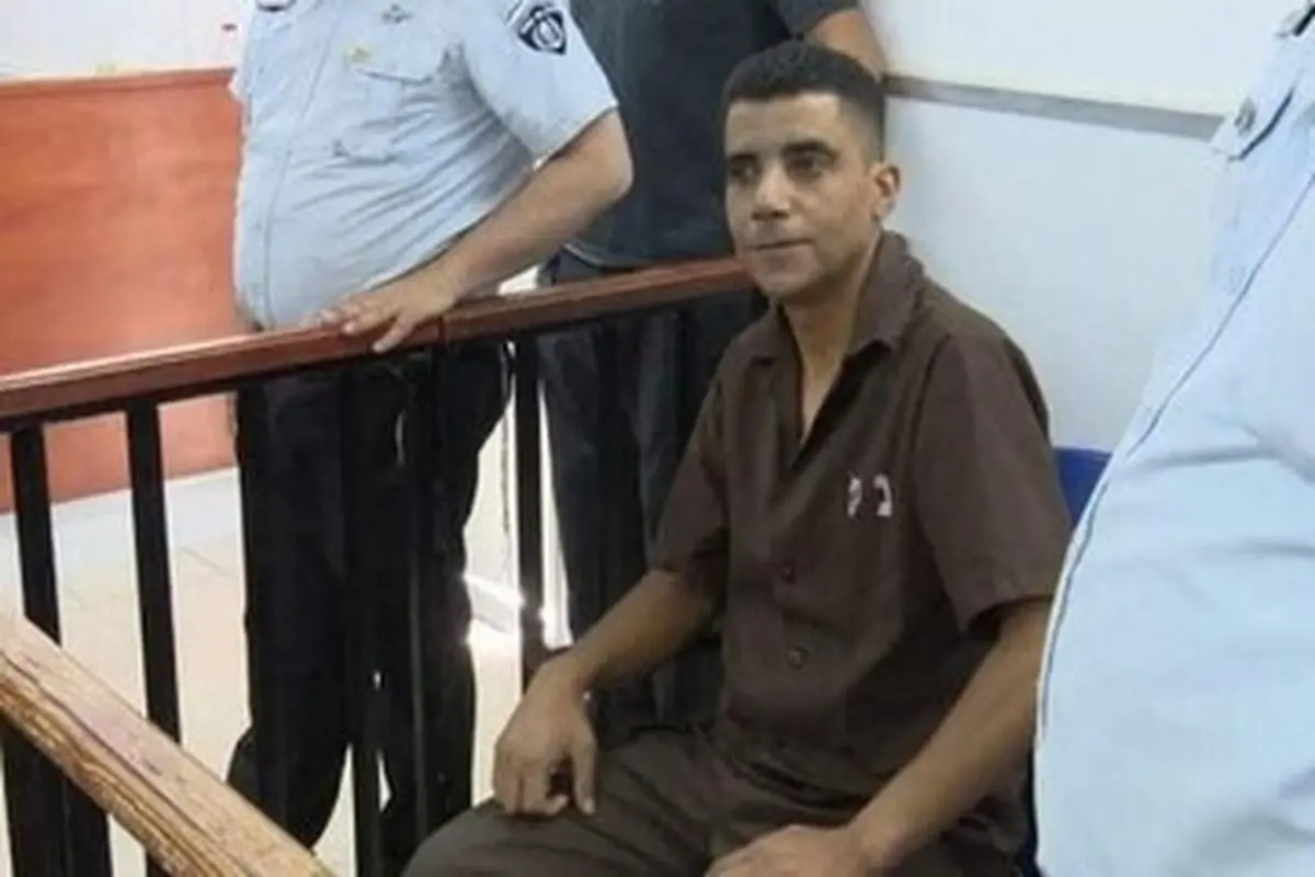 لحظه آزادی فرمانده؛ اسیر مشهور فلسطینی علامت پیروزی نشان می دهد+ ویدئو | زکریا الزبیدی کیست؟
