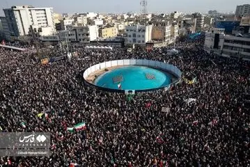 تصاویر خروش مردم تهران برای بیعت با امام سید مجتبی خامنه‌ای 