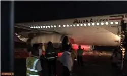 خروج هواپیما از باند پرواز در مهرآباد/ فرودگاه بسته شد+عکس