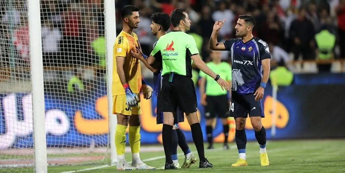 واکنش دروازه‌بان پیکان به شعار هواداران پرسپولیس