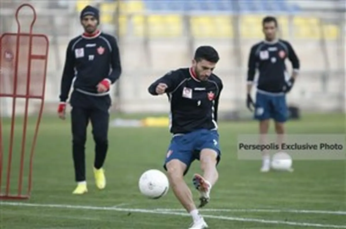 مذاکرات مهاجم پرسپولیس با مس کرمان؟