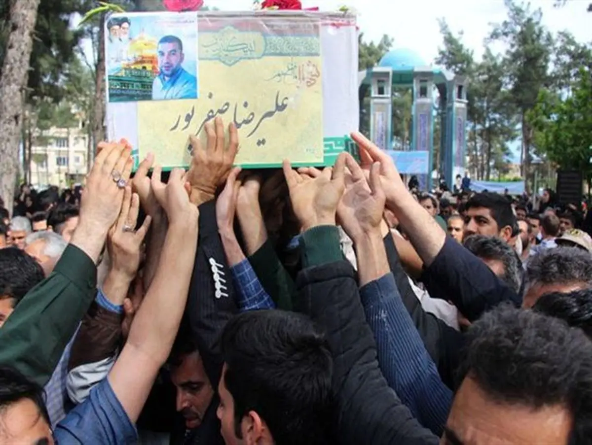 گلستان هفتمین شهید مدافع حرم خود را در آغوش گرفت