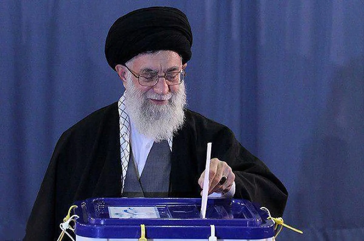 رهبر معظم انقلاب رأی خود را به صندوق انداختند
