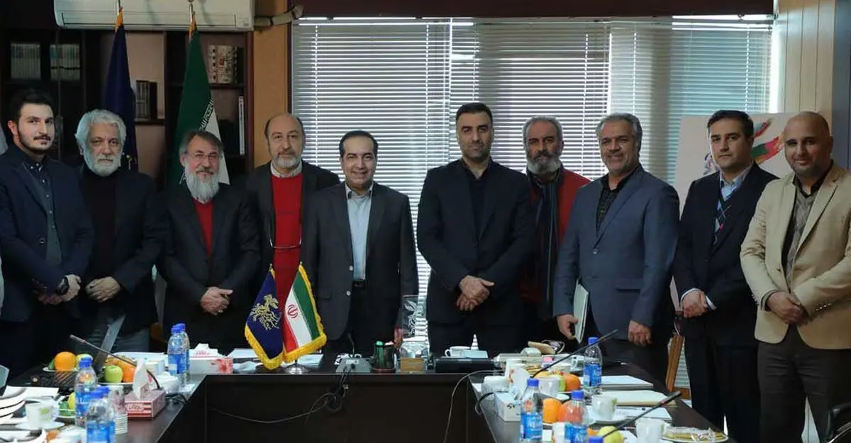
بازدید حسین انتظامی از ستاد برگزاری جشنواره 37 فجر
