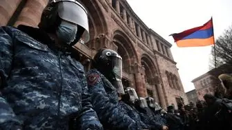 حمله مخالفان نخست‌وزیر ارمنستان به ساختمان دولت