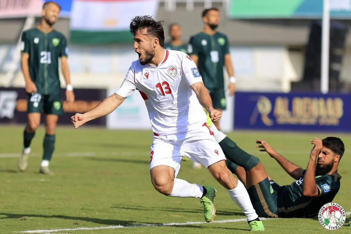 ستاره تاجیکستانی آبیپوش شد