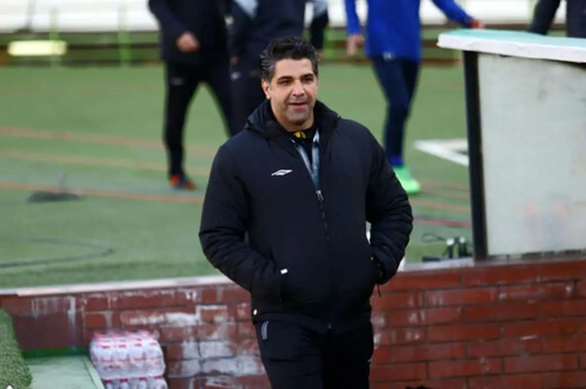 منظق می‌گوید مربی ایرانی هدایت استقلال را قبول نکند