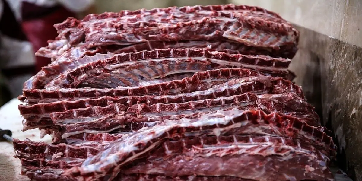 کمبودی در عرضه گوشت تنظیم بازار نداریم
