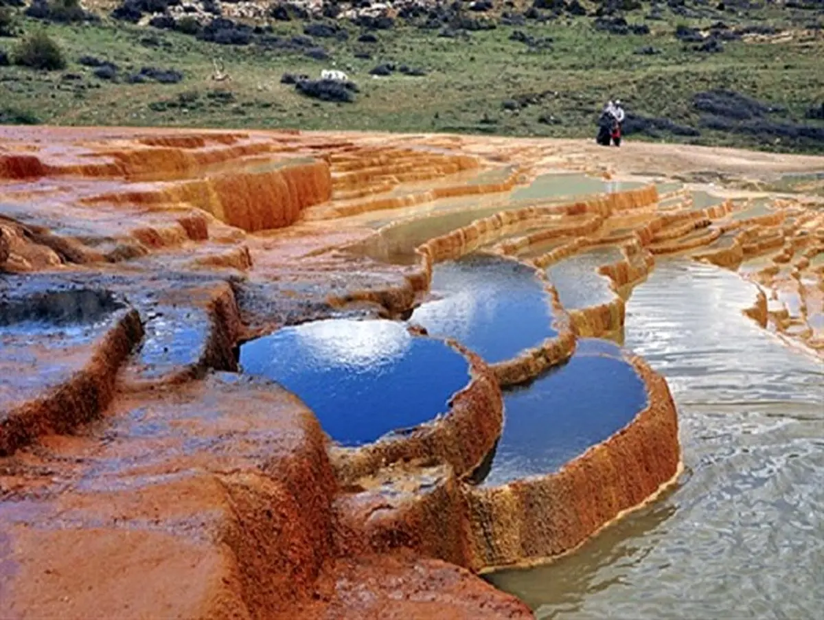 چشمه سورت پذیرای مسافران تابستانی است