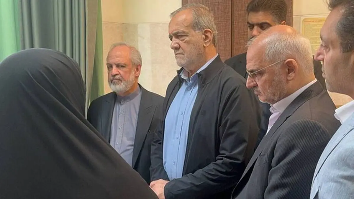 عیادت رئیس جمهور از تعدادی از مجروحان حمله تروریستی در لبنان
