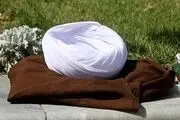 دامداری با لباس روحانیت/ عکس