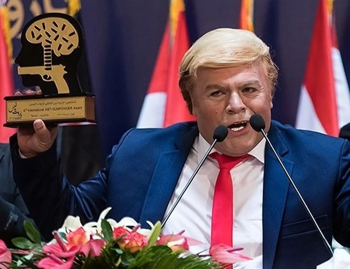  سخنرانی بدل ترامپ در تهران!+تصاویر